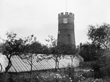 View of the windmill looking west from Hope Cottage (Hopelands) early 1900s.