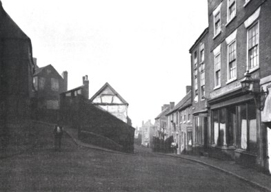 A view taken from the junction of Church Street and Peal Street c.1930. On the right is the Three Swans and Peal, later known as The House That Jack Built. In the middle of the picture is the White Swan pub on Dudley and Bath Streets. On the left is New Street with all its twist and turns. (Taken from Walsall Chronicle No.2 1980)