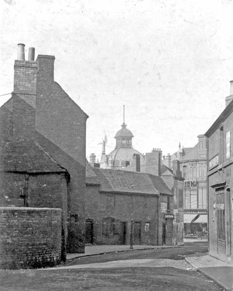 A much earlier picture taken around 1905 form the Wisemore with the dome of Her Majesty's Theatre in the background.